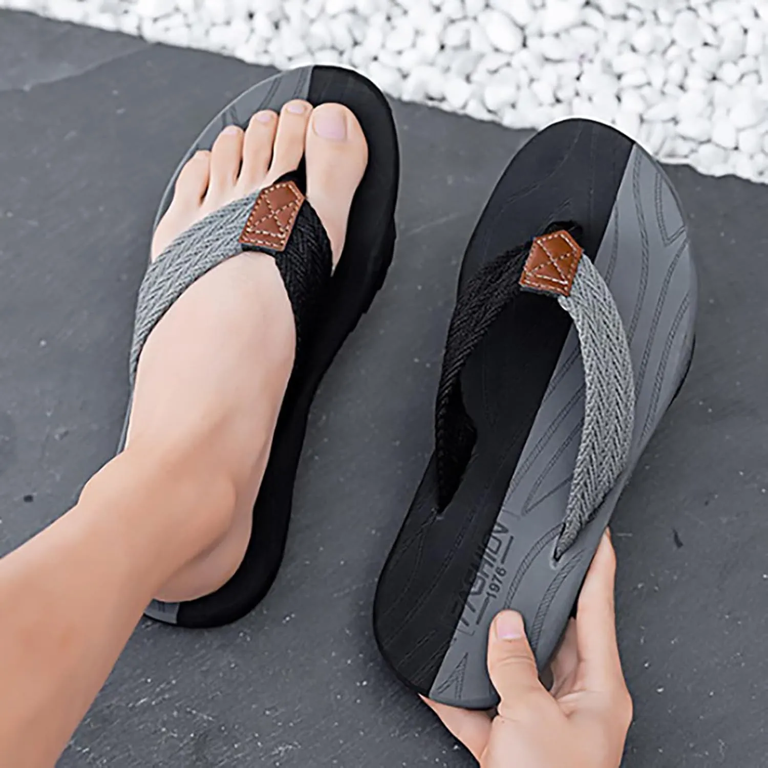 Mens Flip Flops Arch Support Waterproof Open Toe Summer Beach Leather Thong Sandals Cushion Slip on Slippers