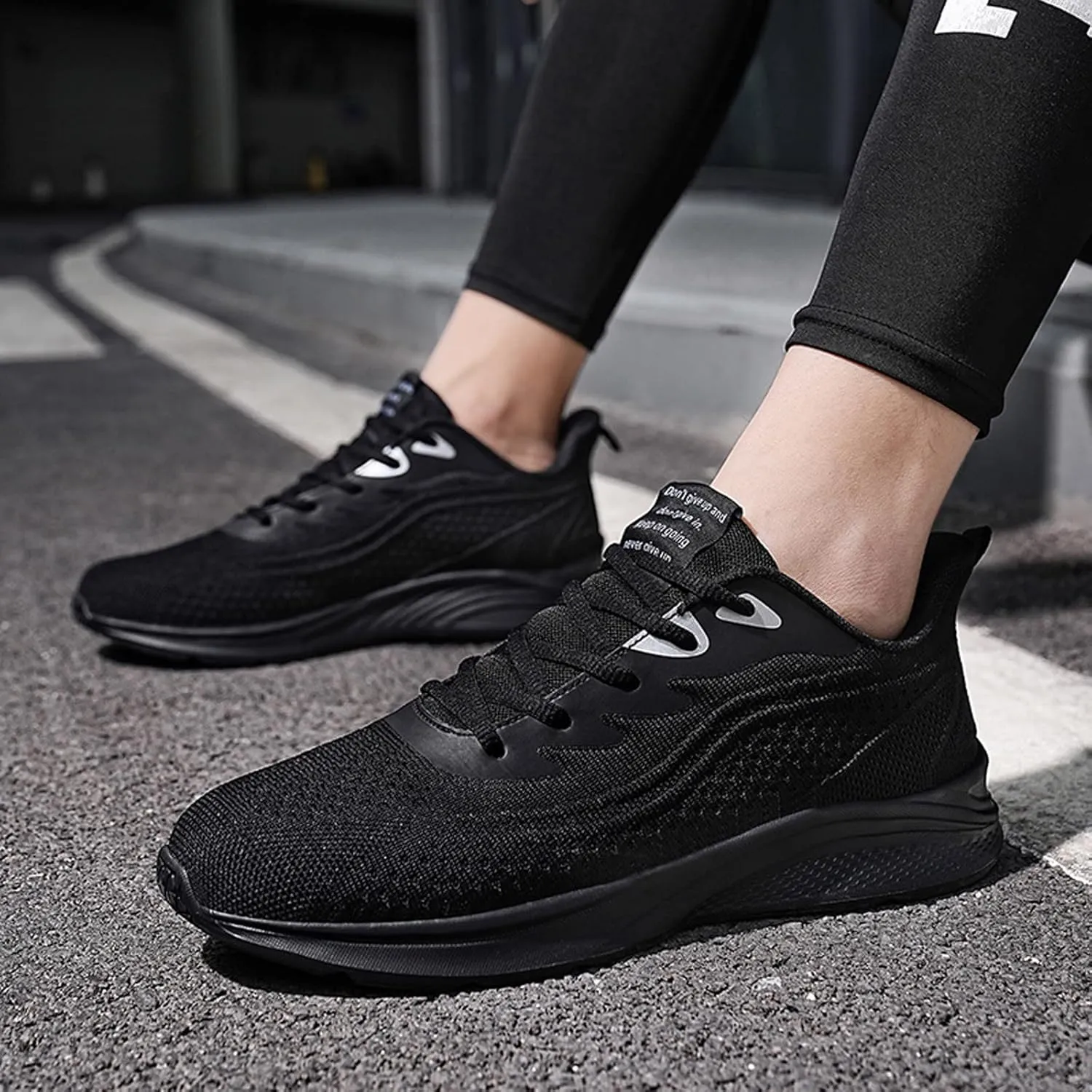 Men's Non Slip Tennis Sneakers Lightweight Breathable Walking Shoe Gym Tennis Arch Support Sports Shoes for Men