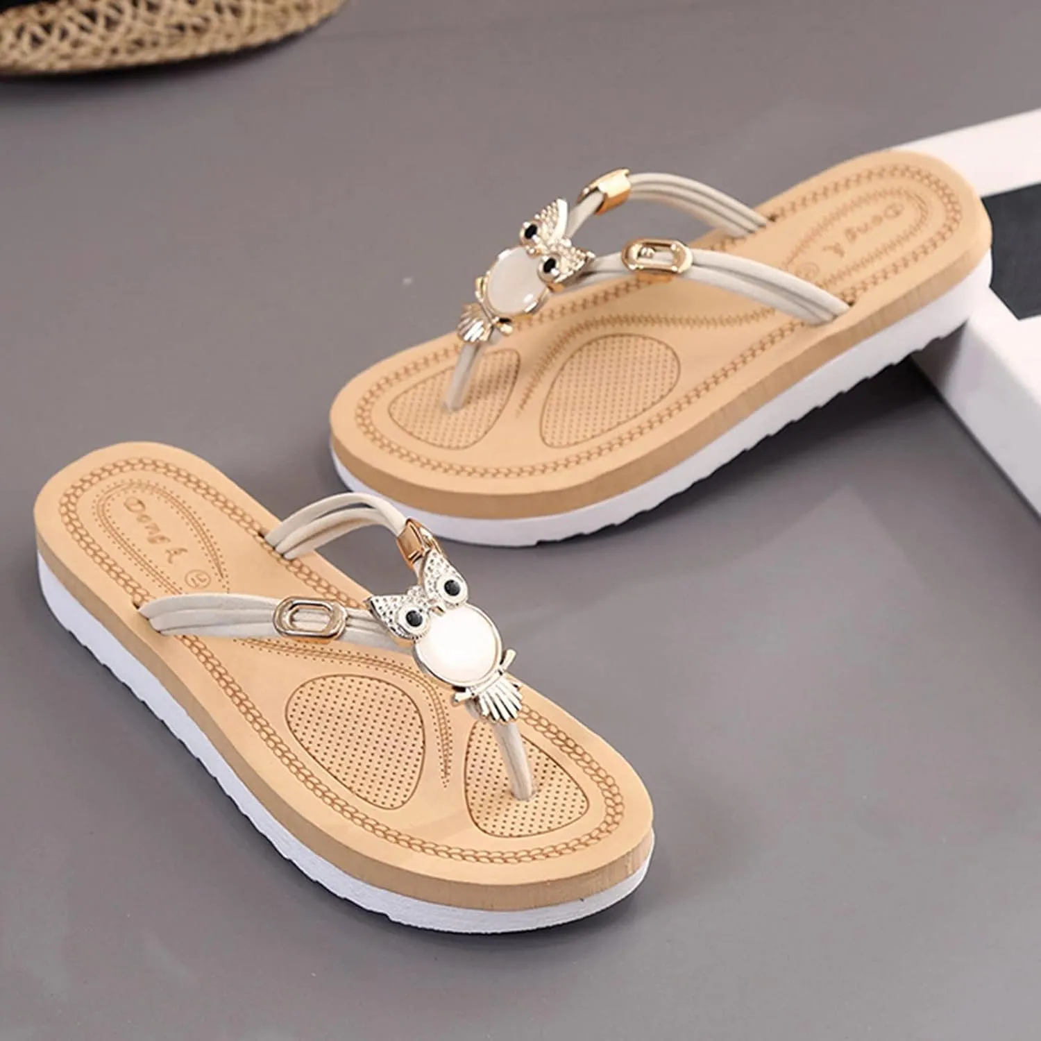 Women's Platform Slippers Flat Flip Flops Beach Slides For Women Slides Light weight Comfortable Casual Sandals